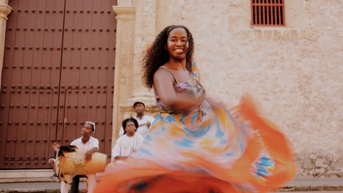 A música brasileira contemporânea vive um momento de efervescência, caracterizado pela fusão de ritmos regionais com sonoridades modernas.
